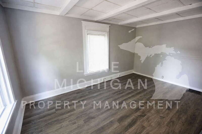 1403 Turner Ave NW – photo 2