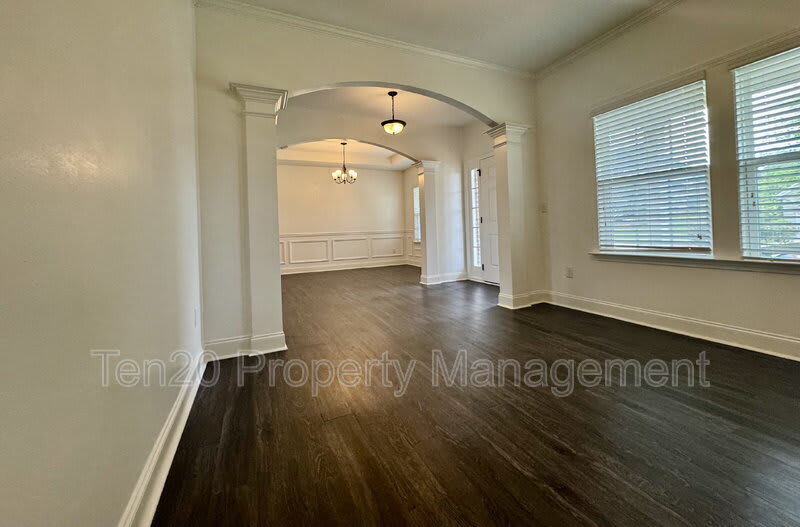 5037 Lexington Lane – photo 4