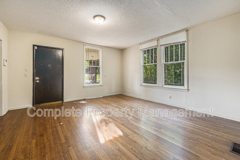 104 Henley Street – photo 2