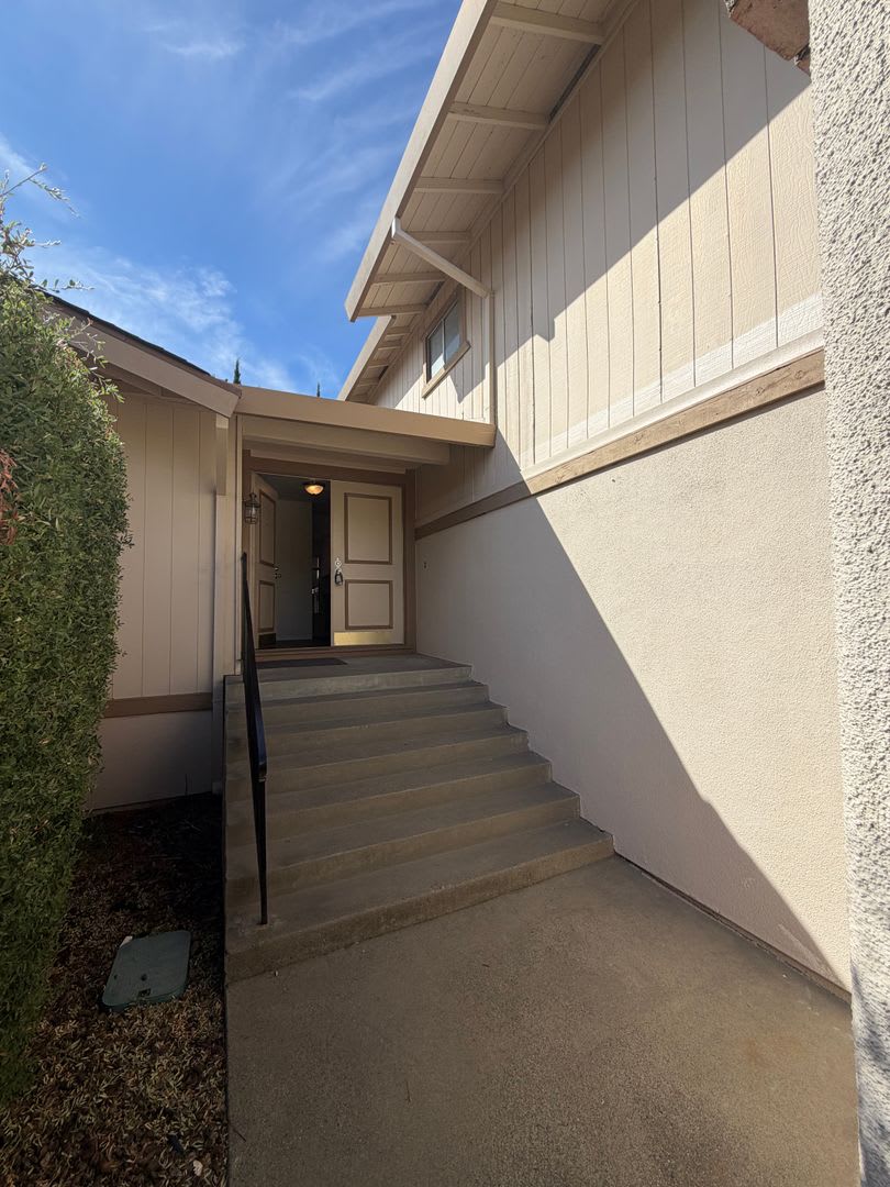 4 Bed / 2.5 Bath – photo 3