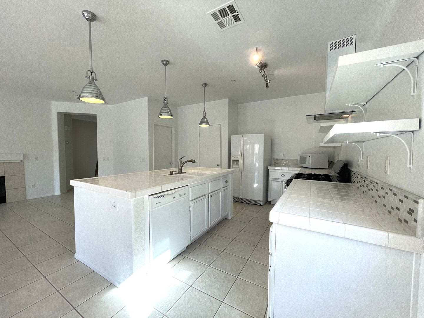 COMING SOON! BEAUTIFUL 3 BEDROOM 2 BATH PALM SPRINGS POOL HOME! – photo 4