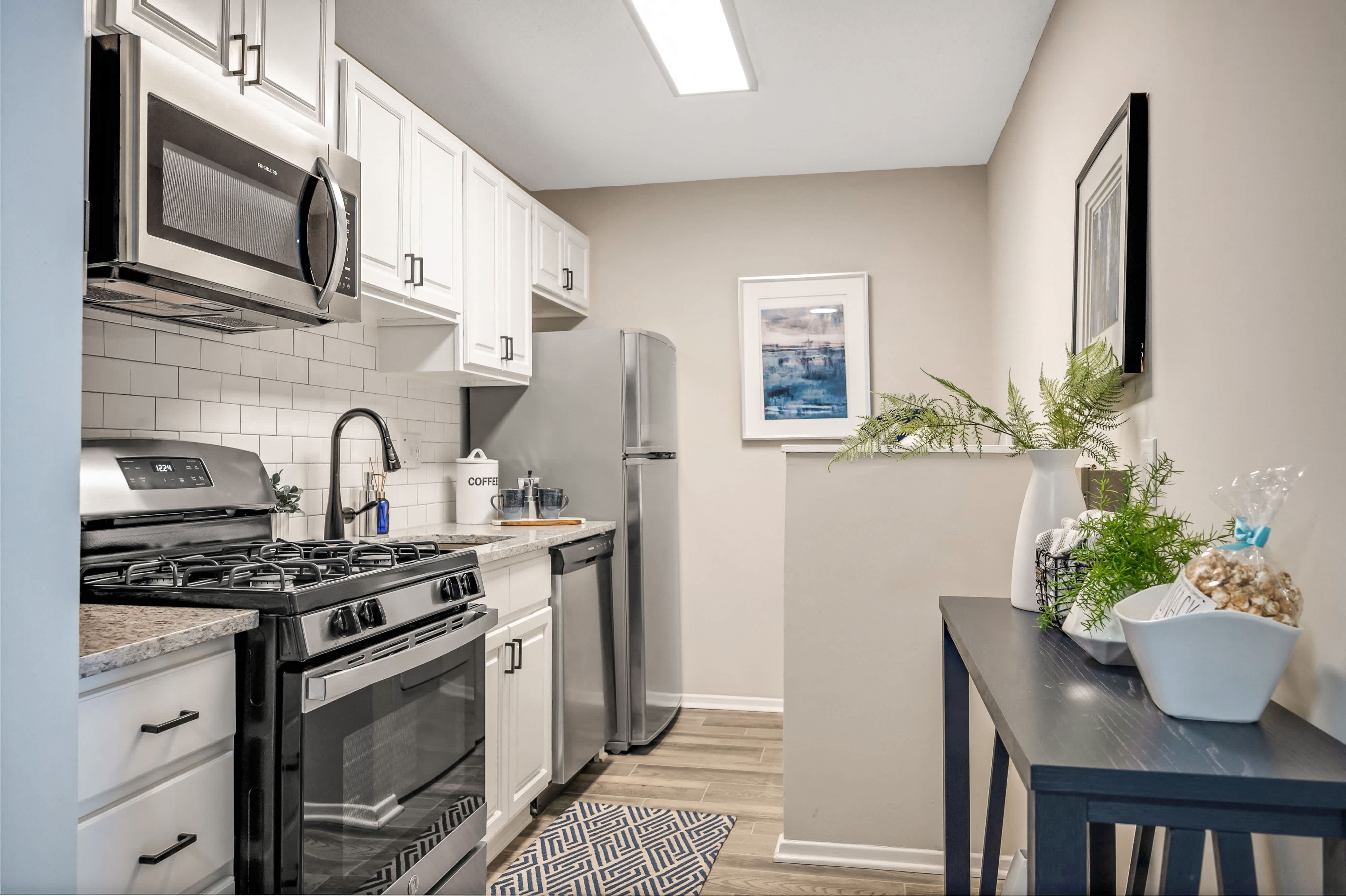 Cary Pines Apartments – photo 2