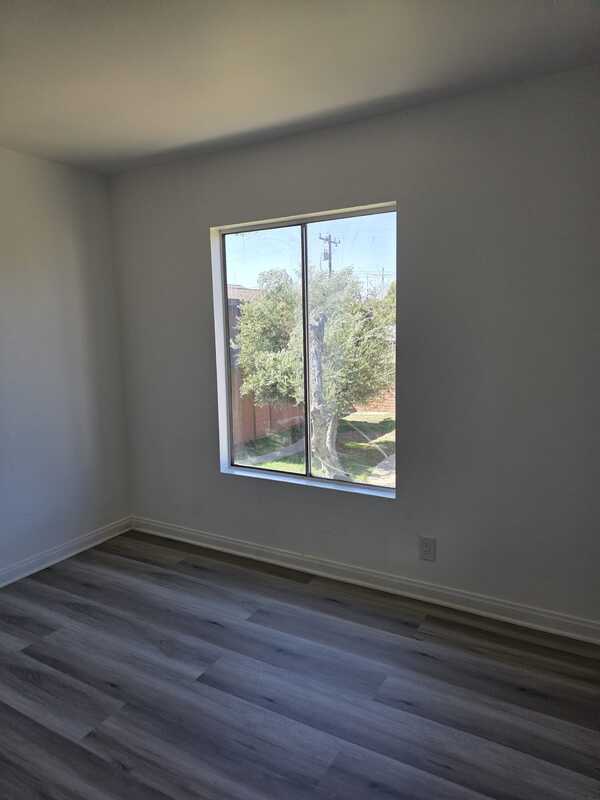 1227 East Pasadena Street – photo 4