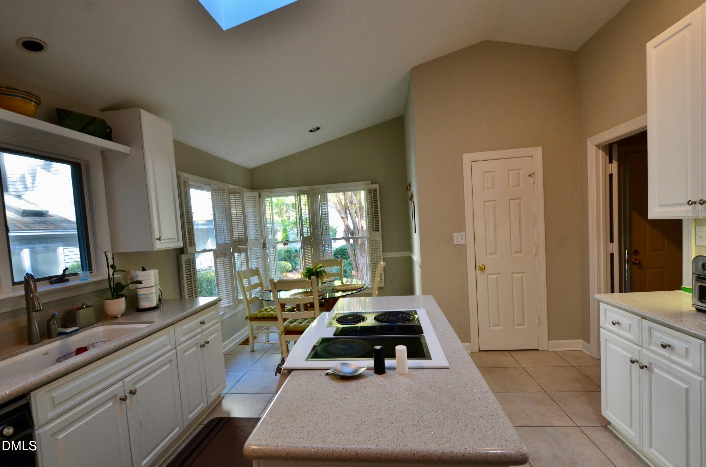 531 Weathersfield – photo 3
