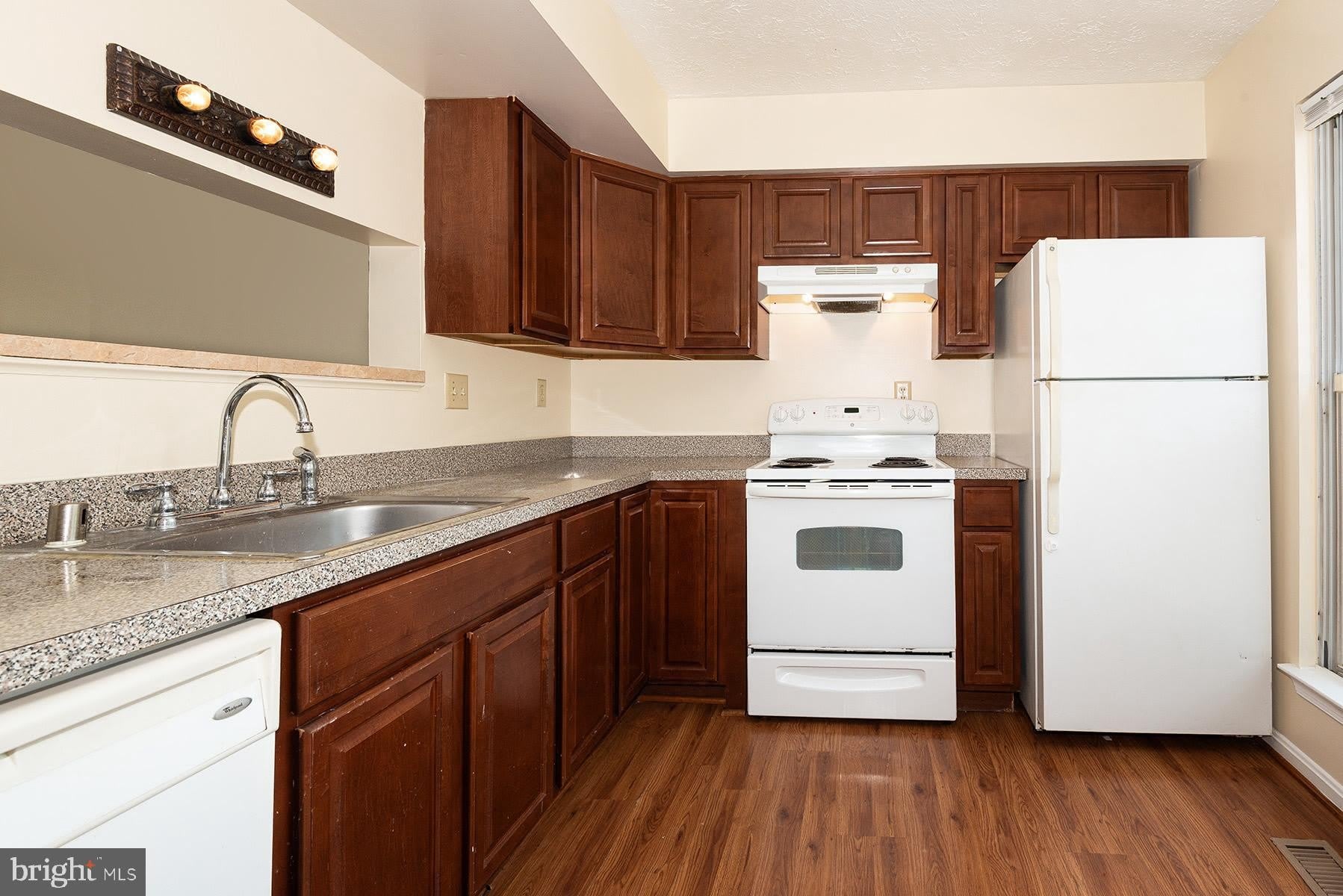 2406 ROSECROFT Court – photo 5