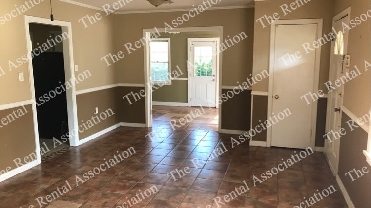 709 Center Street – photo 4