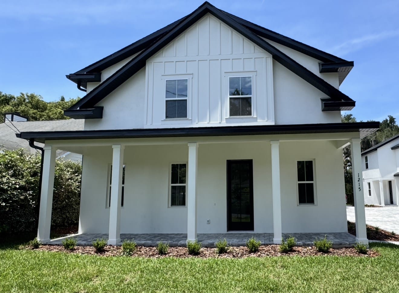 1215 East Esther Street – photo 1