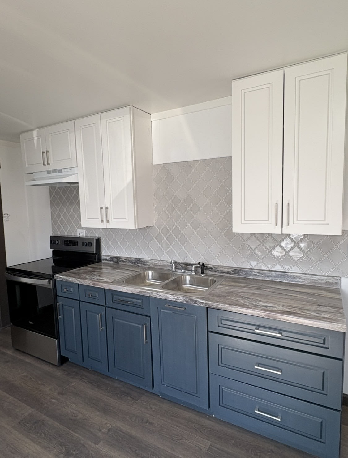 253 West Morrison Street – photo 1