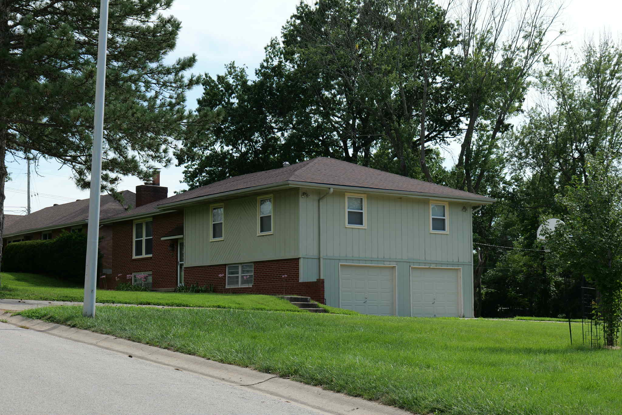 5018 Rosehill Drive – photo 2
