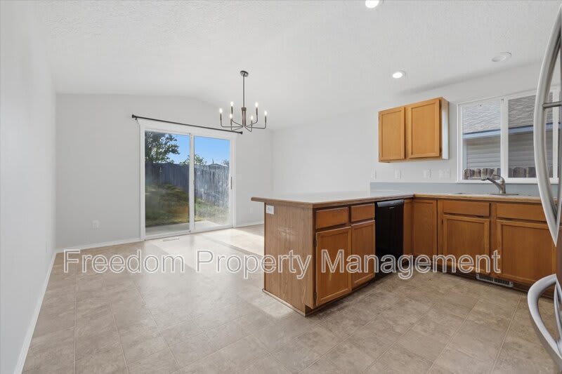 1020 Aspen Grove Street – photo 5