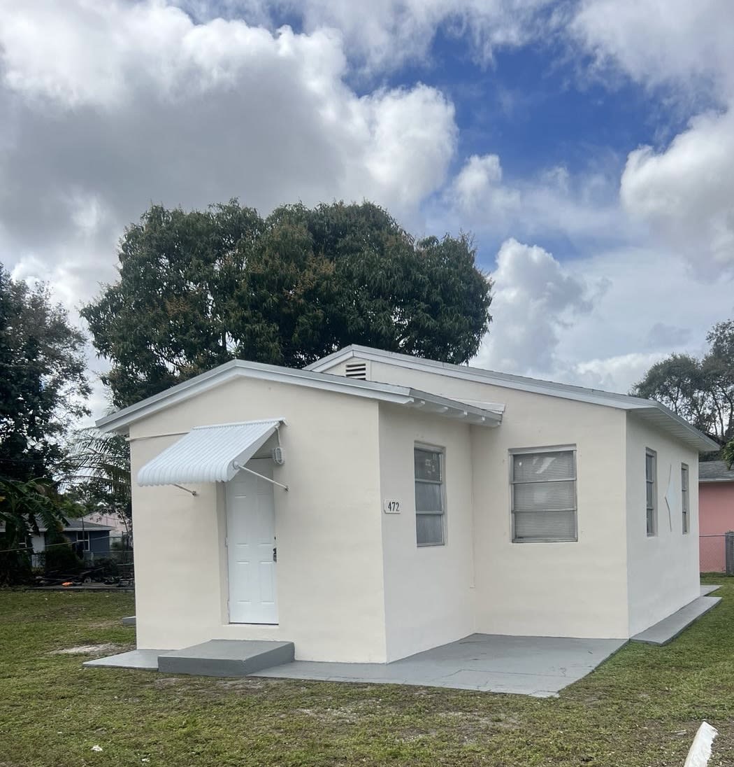 470 Northeast 162nd Street – photo 1