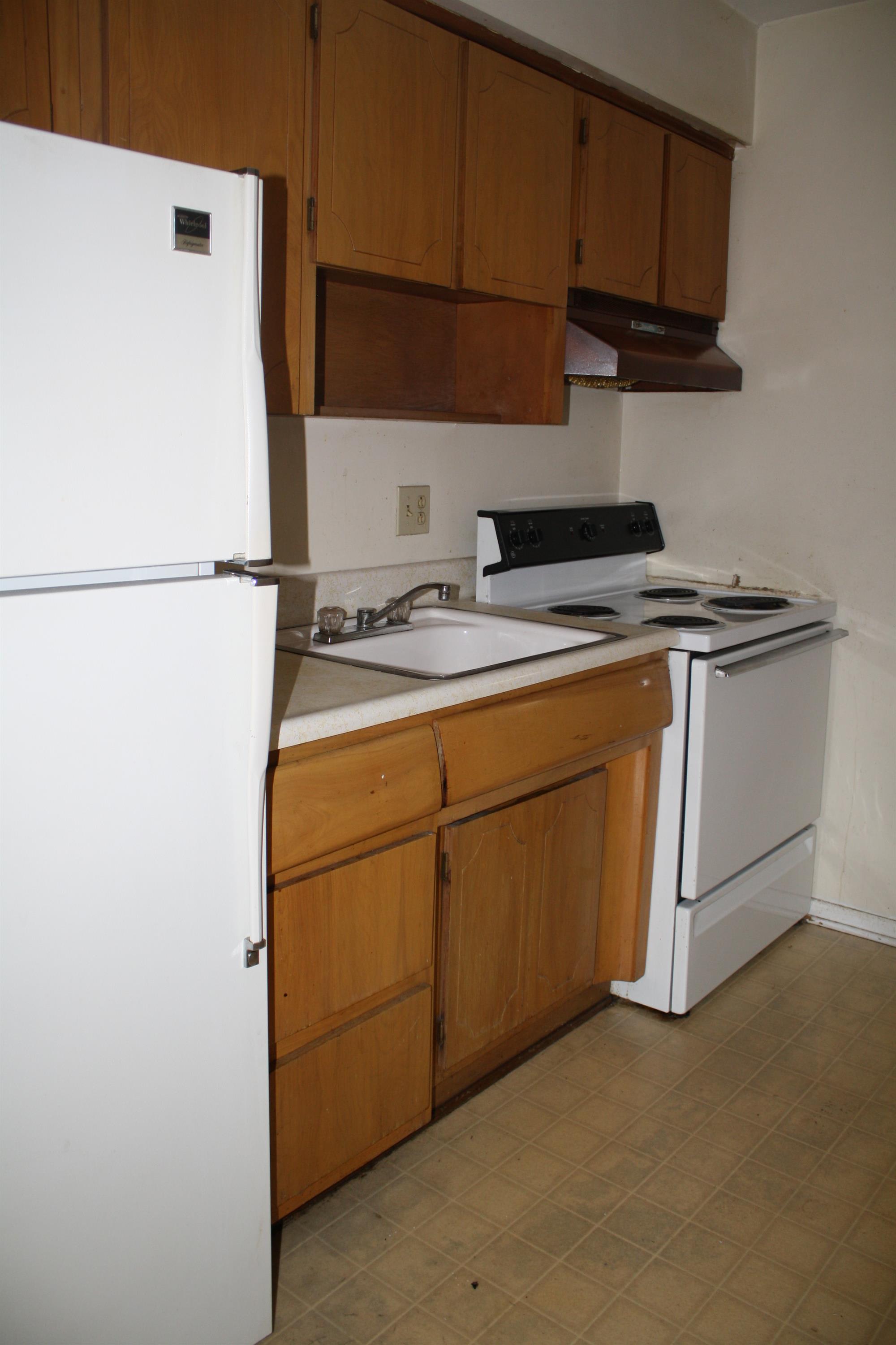 477 Winton Road North 1 – photo 4