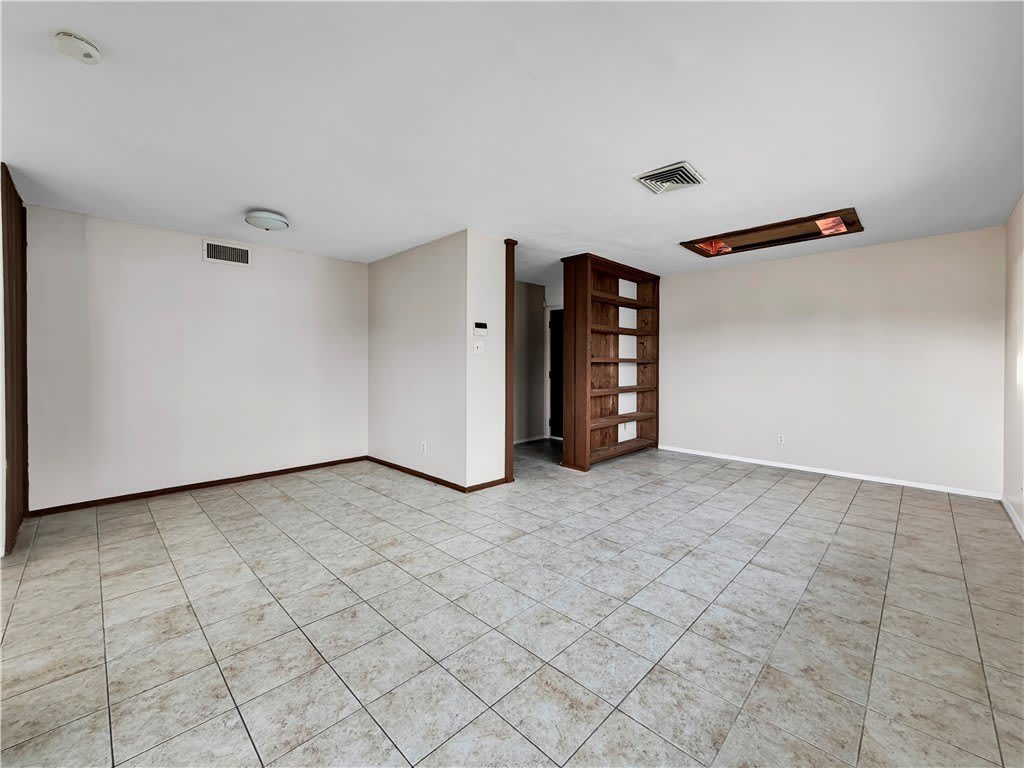 3450 S Alameda Street – photo 5