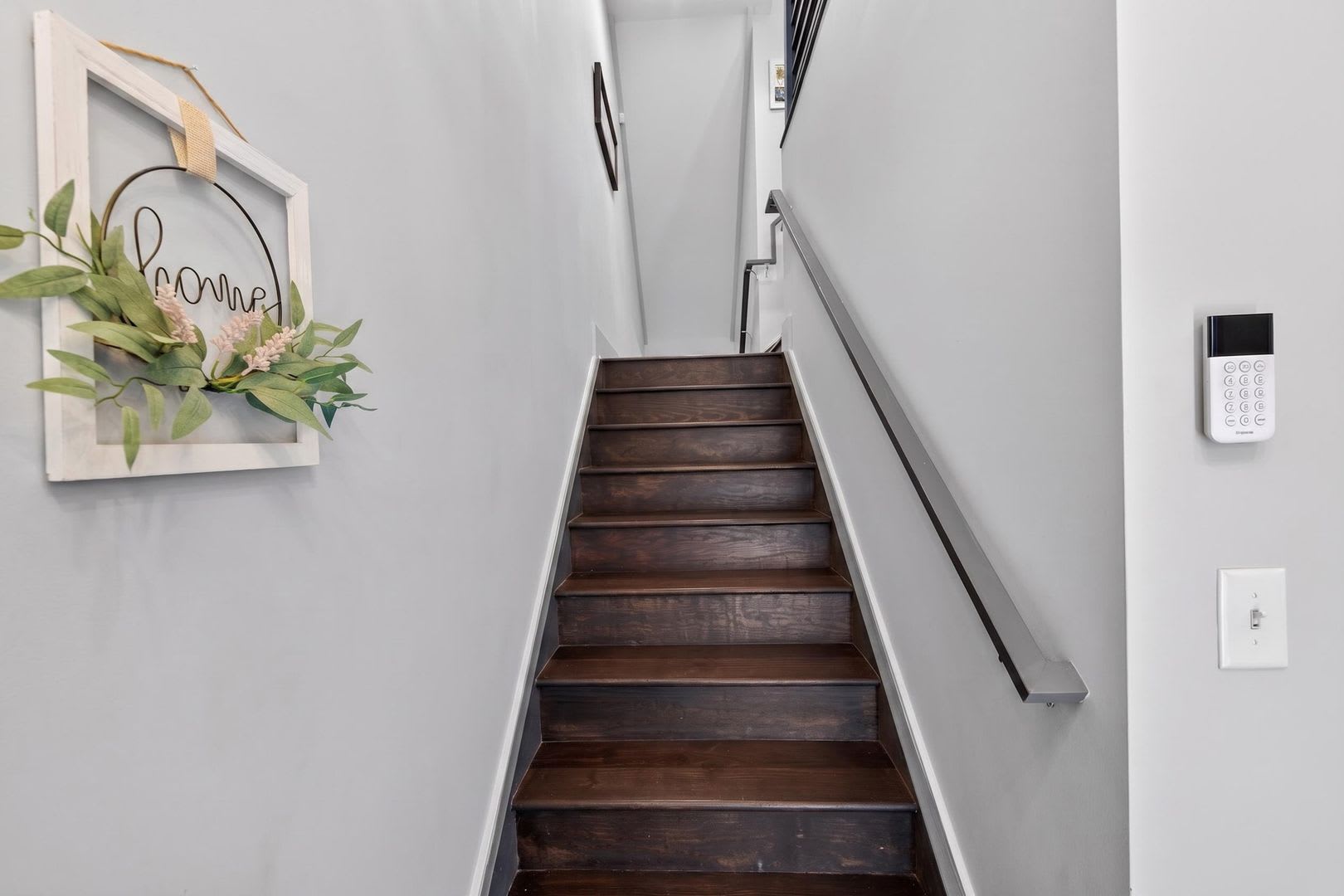 Ready To Move Into This Beautifully Maintained Townhome With An Attached Garage In The Heart Of South End – photo 5