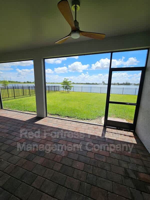 623 Parkshore Lake Ave – photo 3
