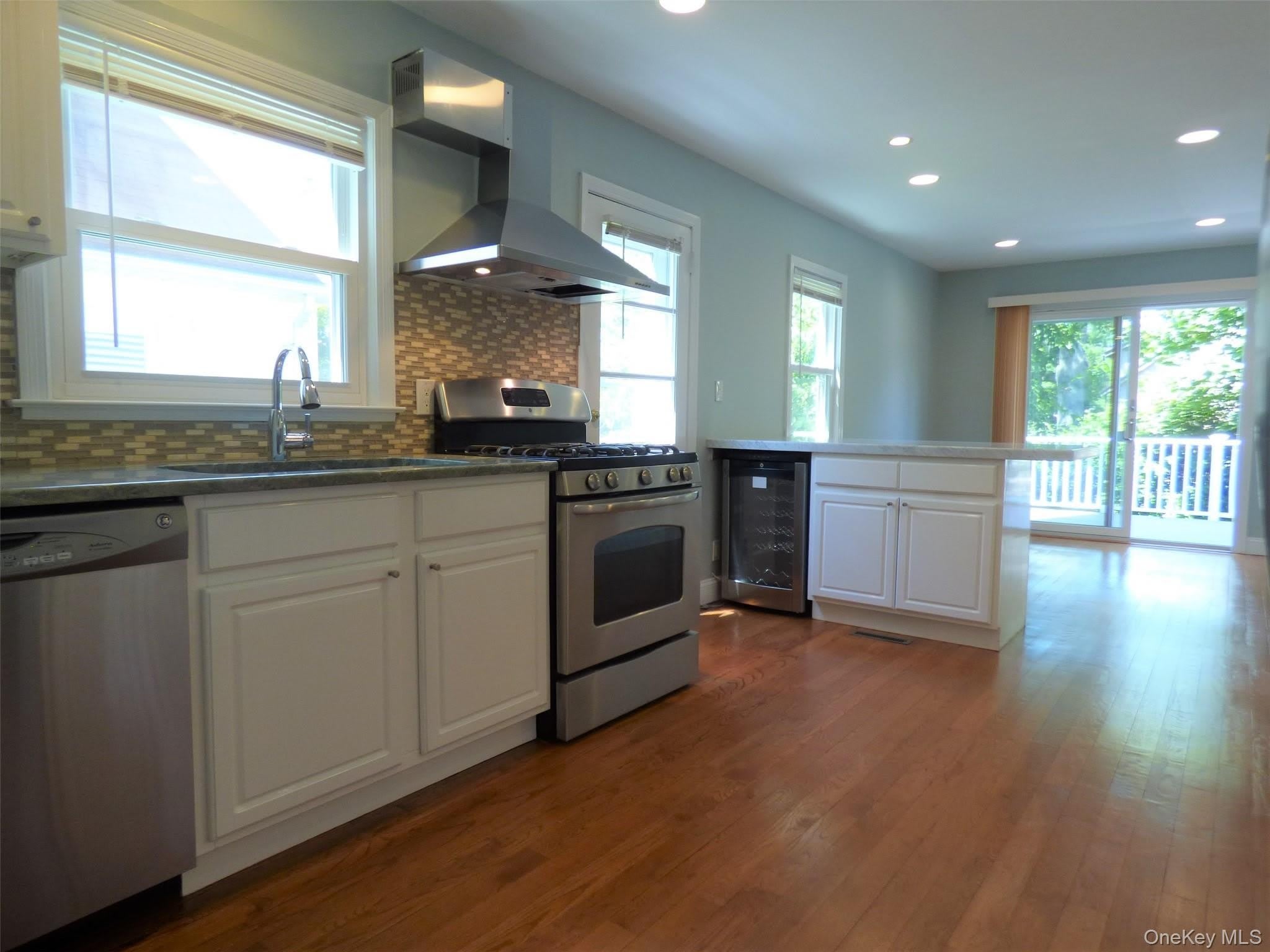 53 Lee Avenue – photo 4