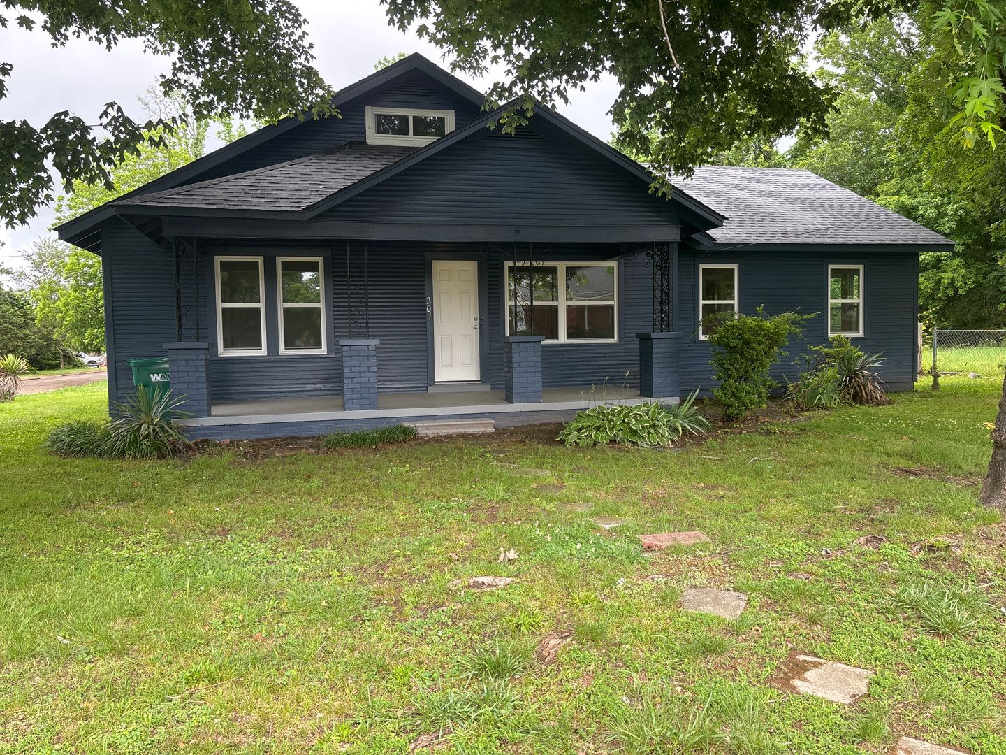 NEW LISTING! Spacious 5 Bedroom 2 Bath House – photo 2