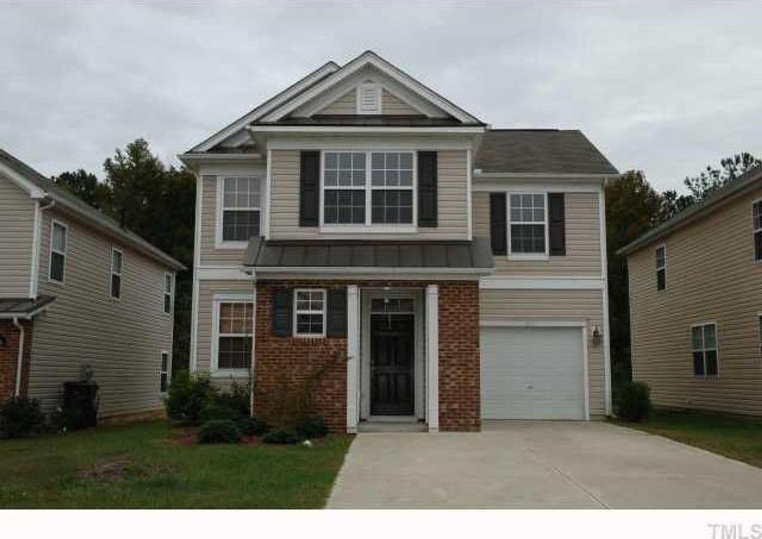Room In 3 Bedroom Home At Meryton Park Wy – photo 2