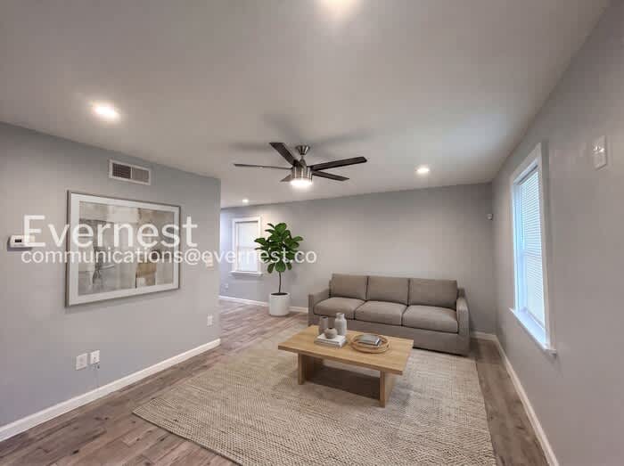 1408 Lyle Avenue – photo 2