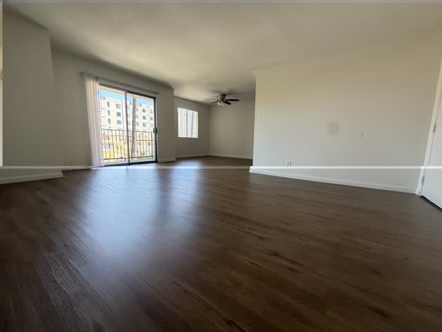 247 S. Normandie. – photo 2