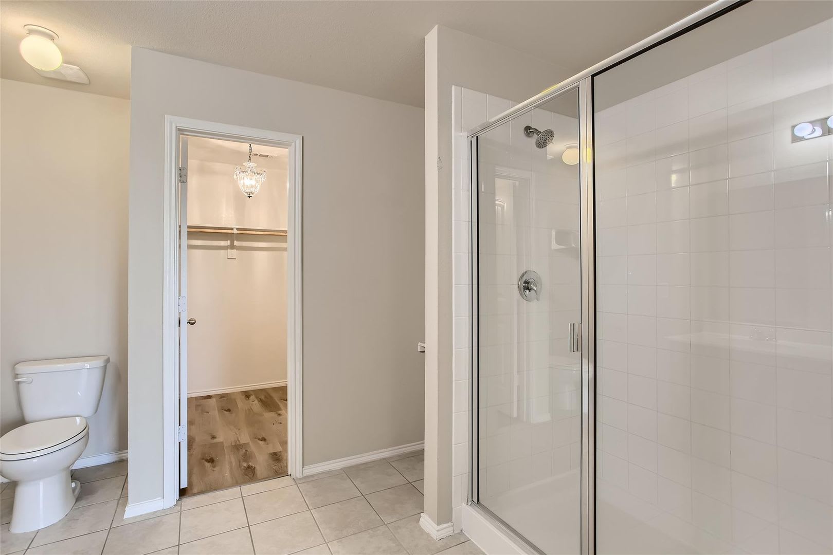 This Well Maintained 4 Bedroom Home Is Located In A Quiet Neighborhood That Has A Community Park A Beautiful Jogging Trail Around A Pond – photo 5