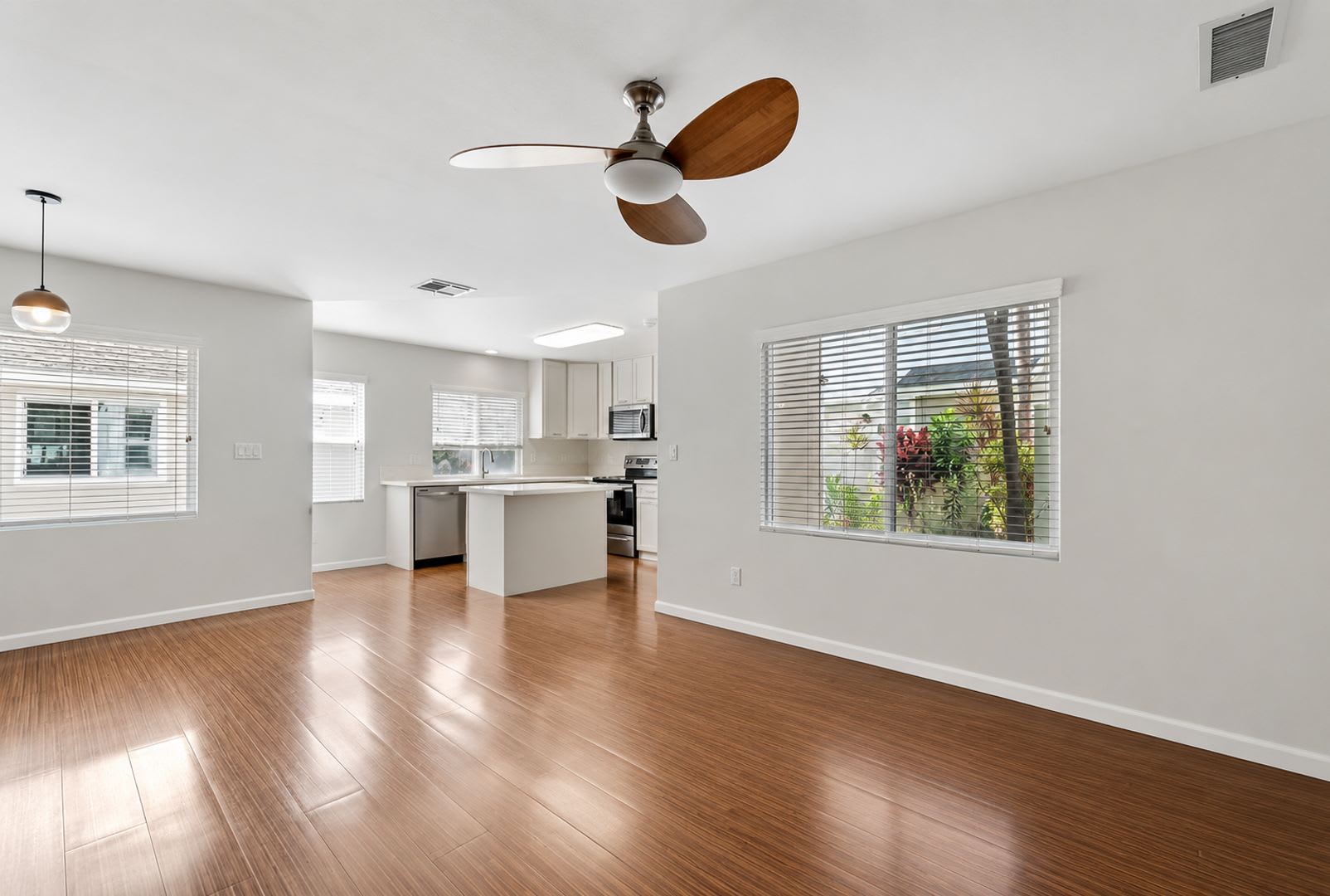 Ocean Pointe: 3-bed, 2.5 bath, single family home now available for rent! – photo 4