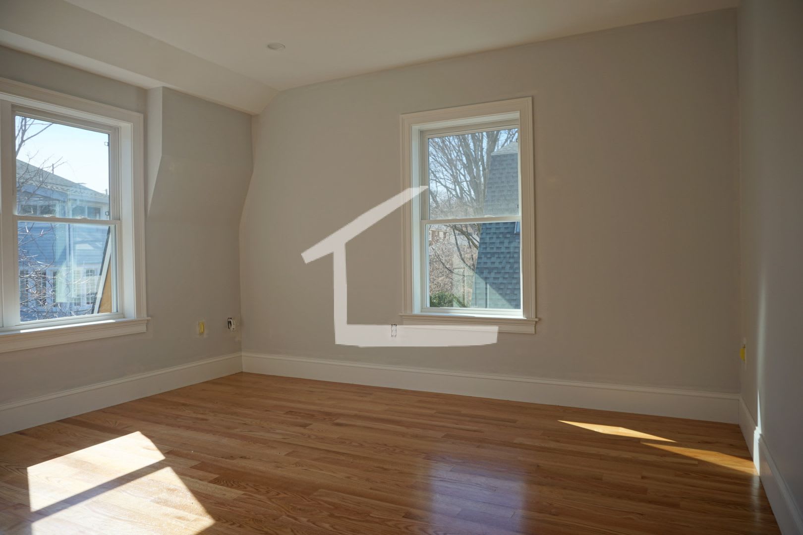 Charming 5 Bedroom-No Broker Fee – photo 5