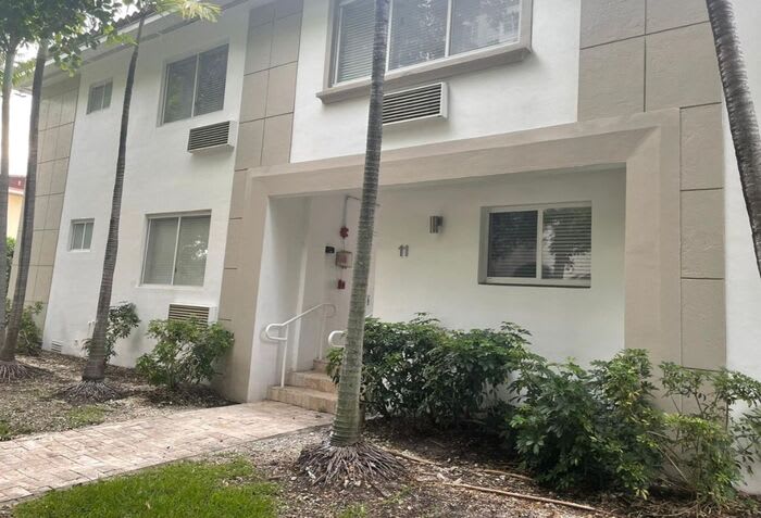 11 Menores Avenue – photo 3