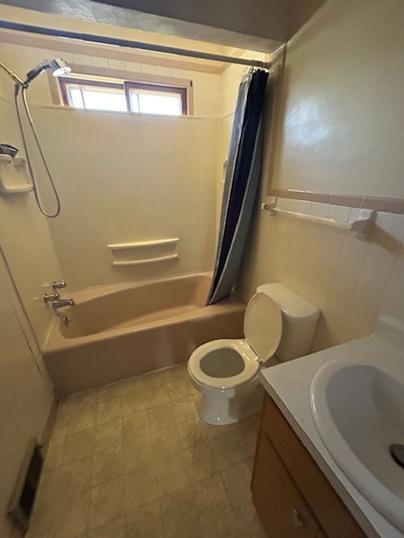 1334 West 28TH – photo 1