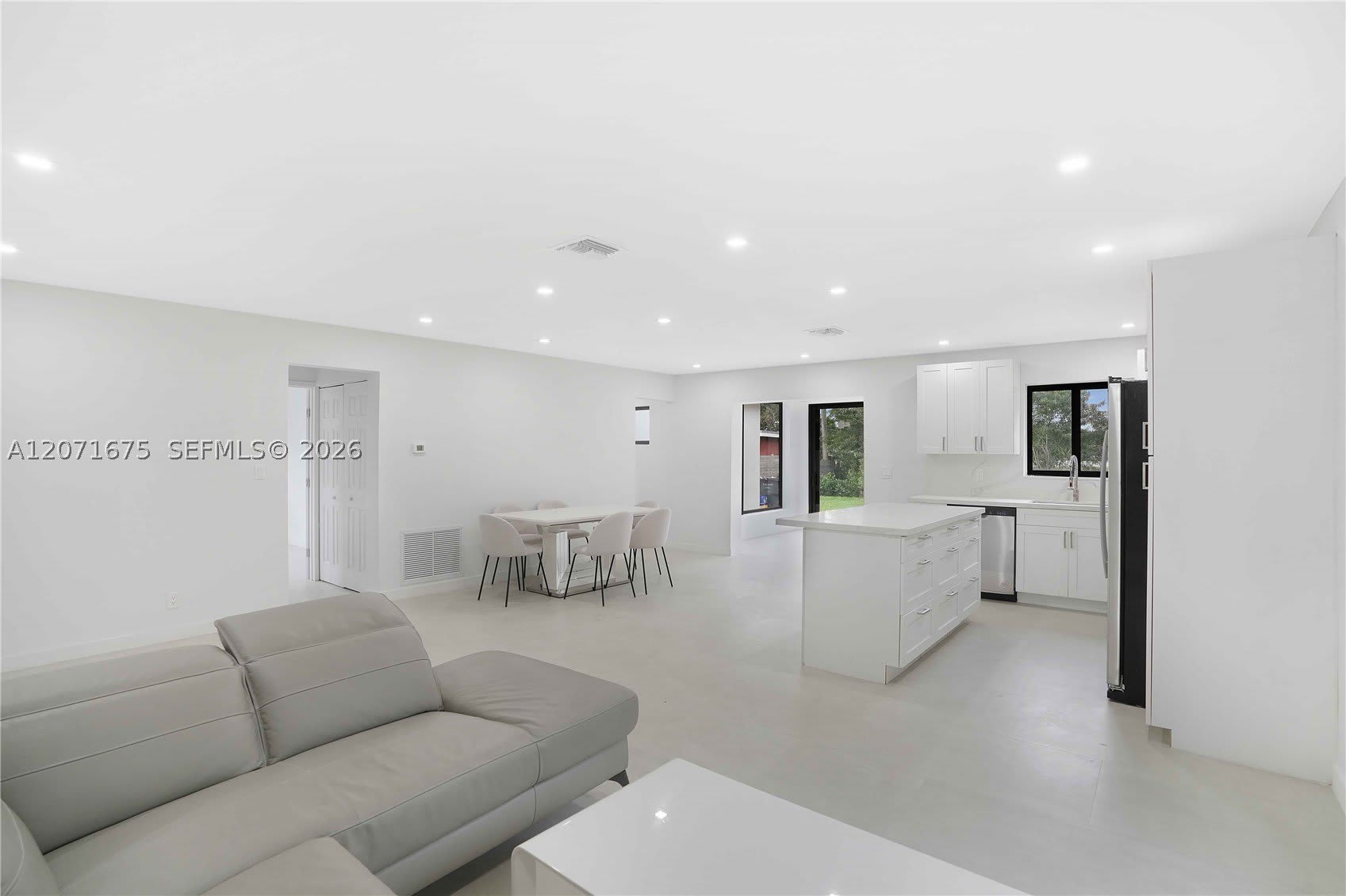 2230 N 62nd Ave – photo 5