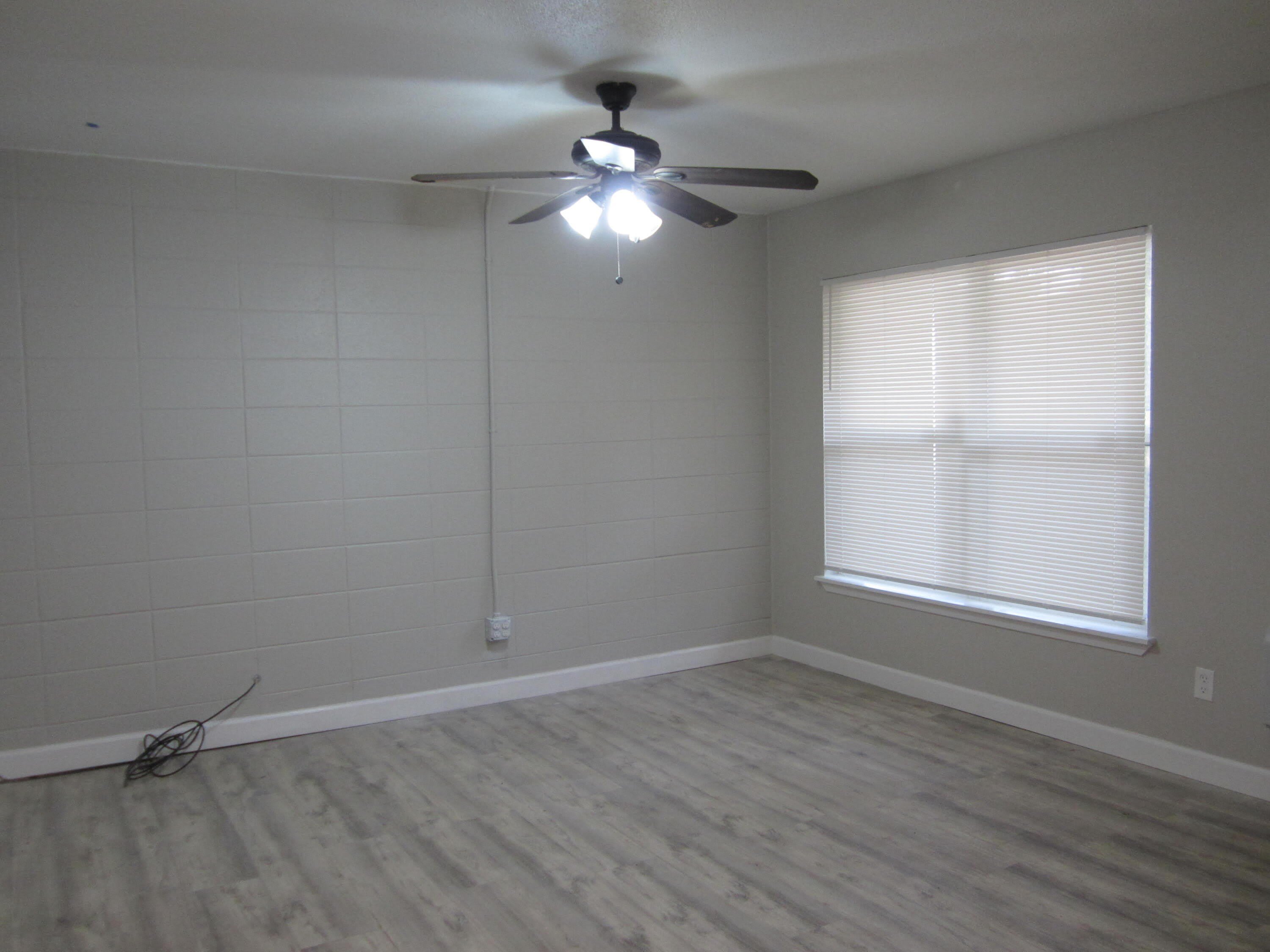 109 Se Chicago Avenue – photo 2