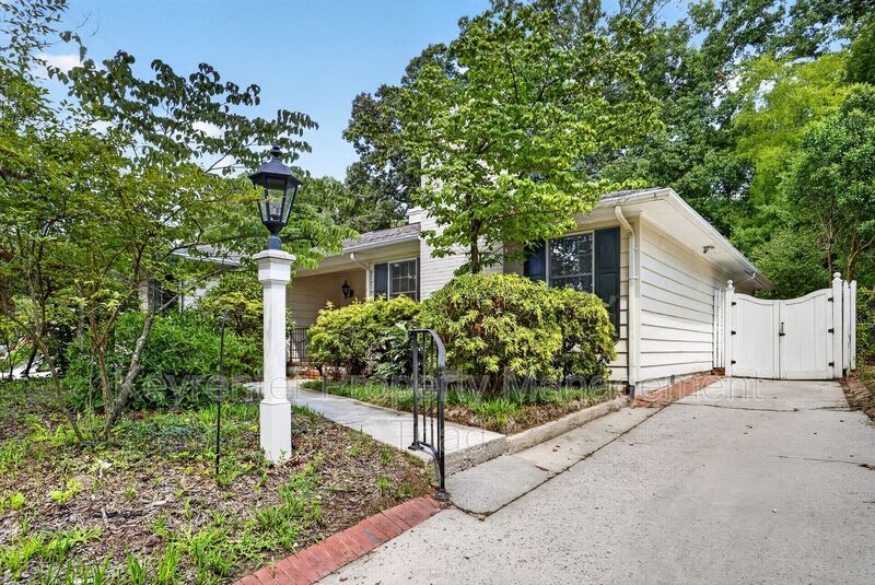 2408 Hawthorne St – photo 1