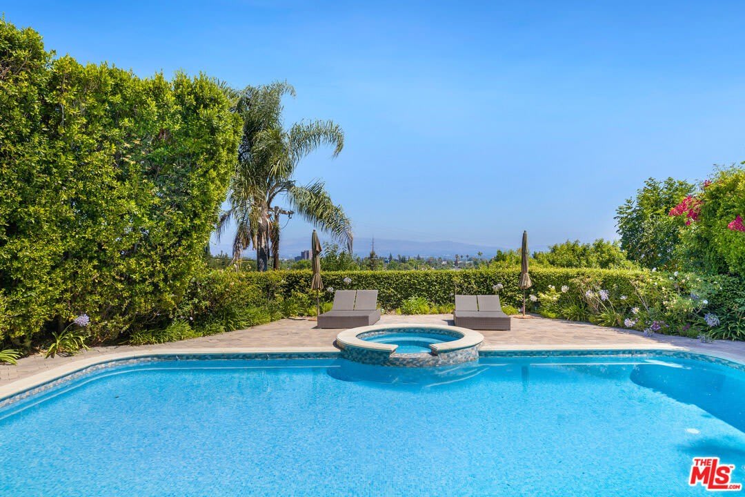 18047 Karen Dr – photo 4