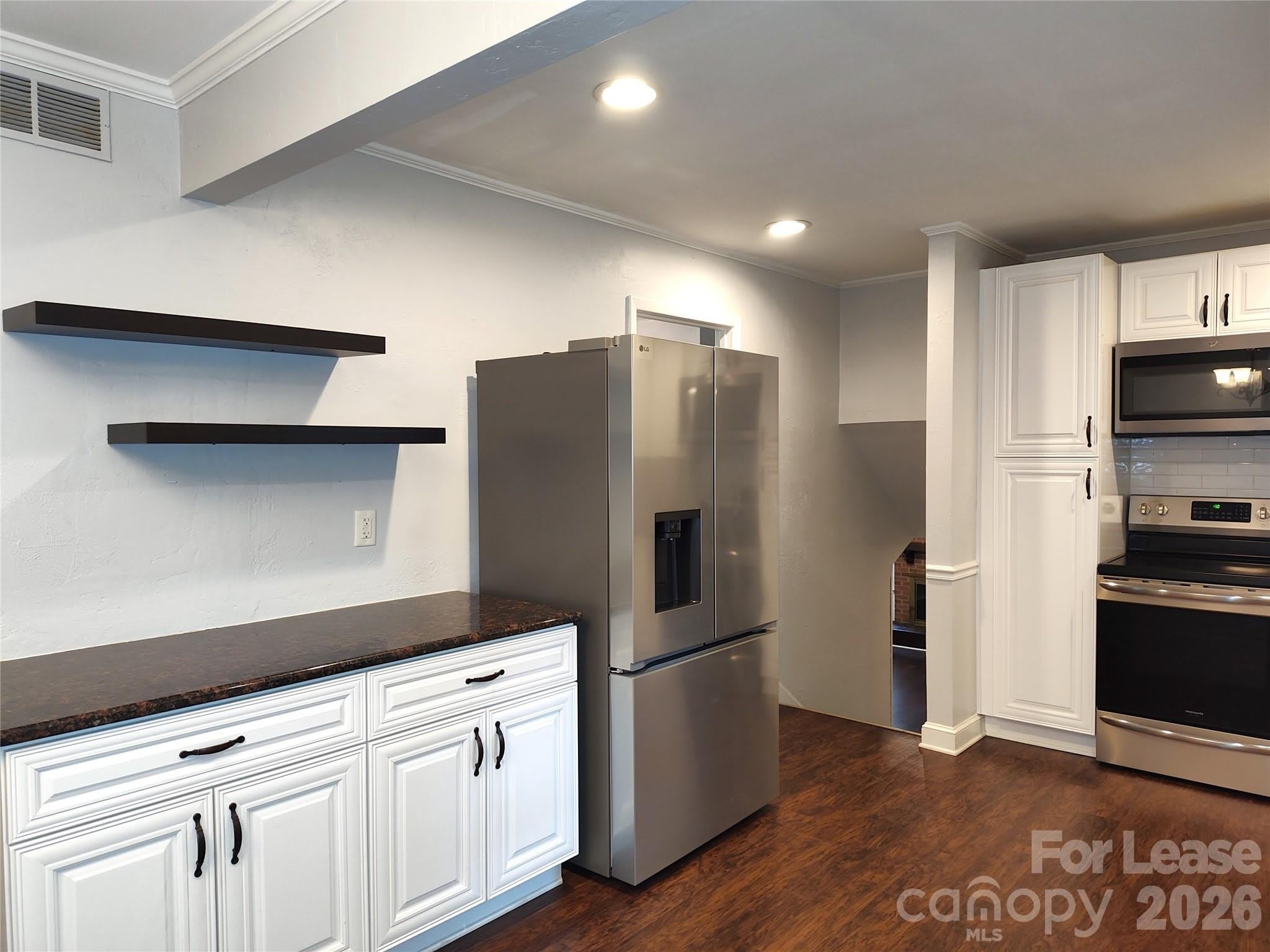 5812 Donegal Drive – photo 4