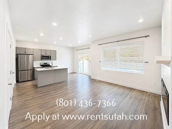 647 South Raintree Lane – photo 2