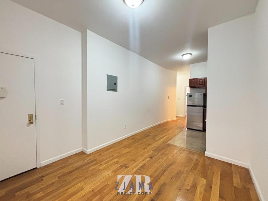 566 Baltic Street – photo 5