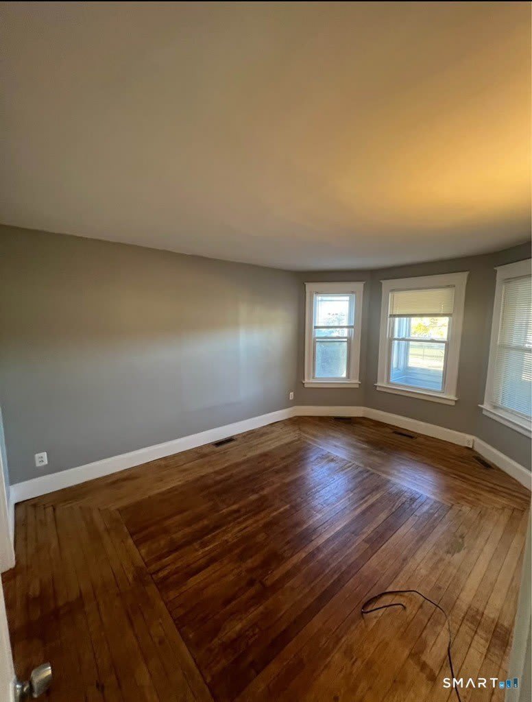 811 East Street – photo 4