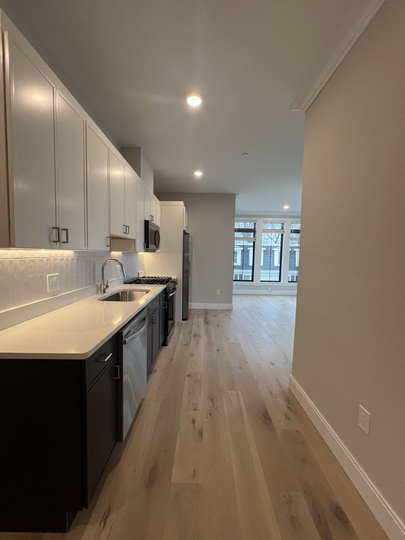 Allston 4.5 Bed / 3 Bath – No Broker Fee – New Construction – 9/1 – photo 2