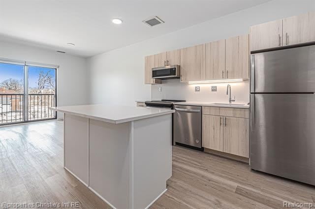 7410 KERCHEVAL Street – photo 2
