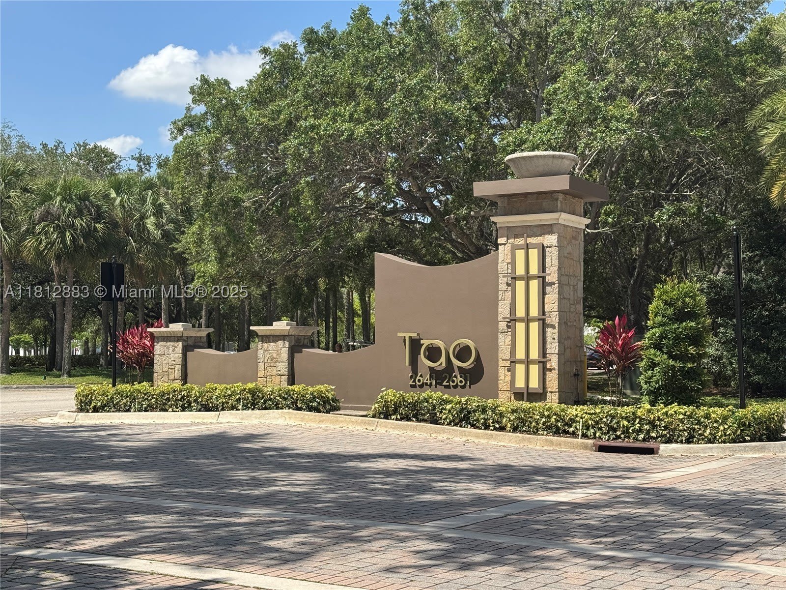2641 N Flamingo Rd – photo 1