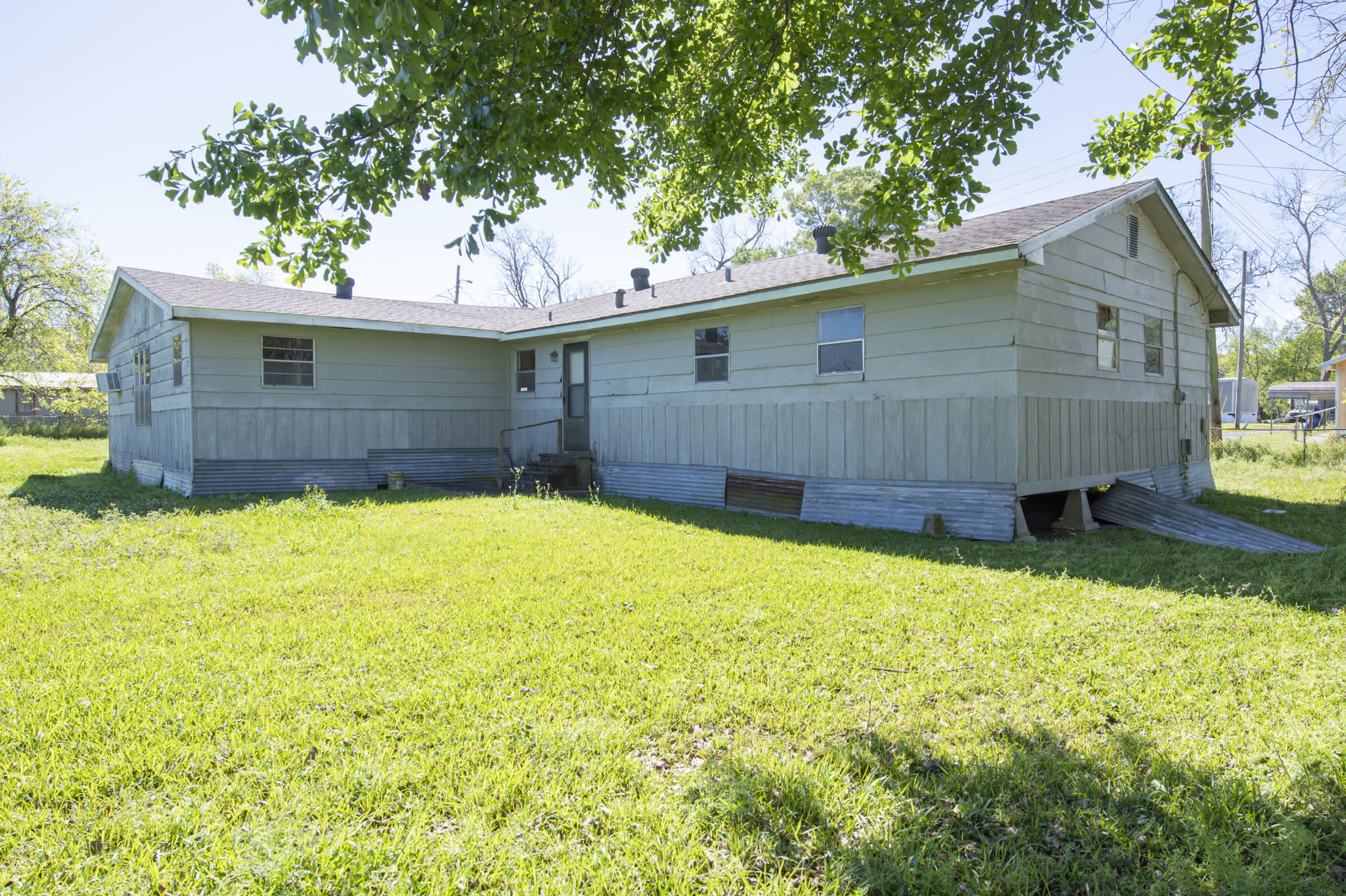 407 Nugier St – photo 2