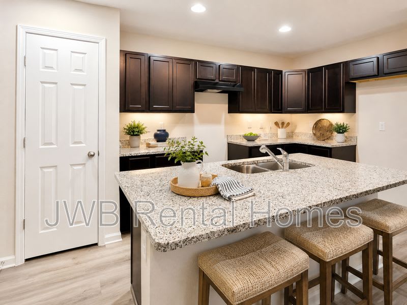 1370 Orton St – photo 3