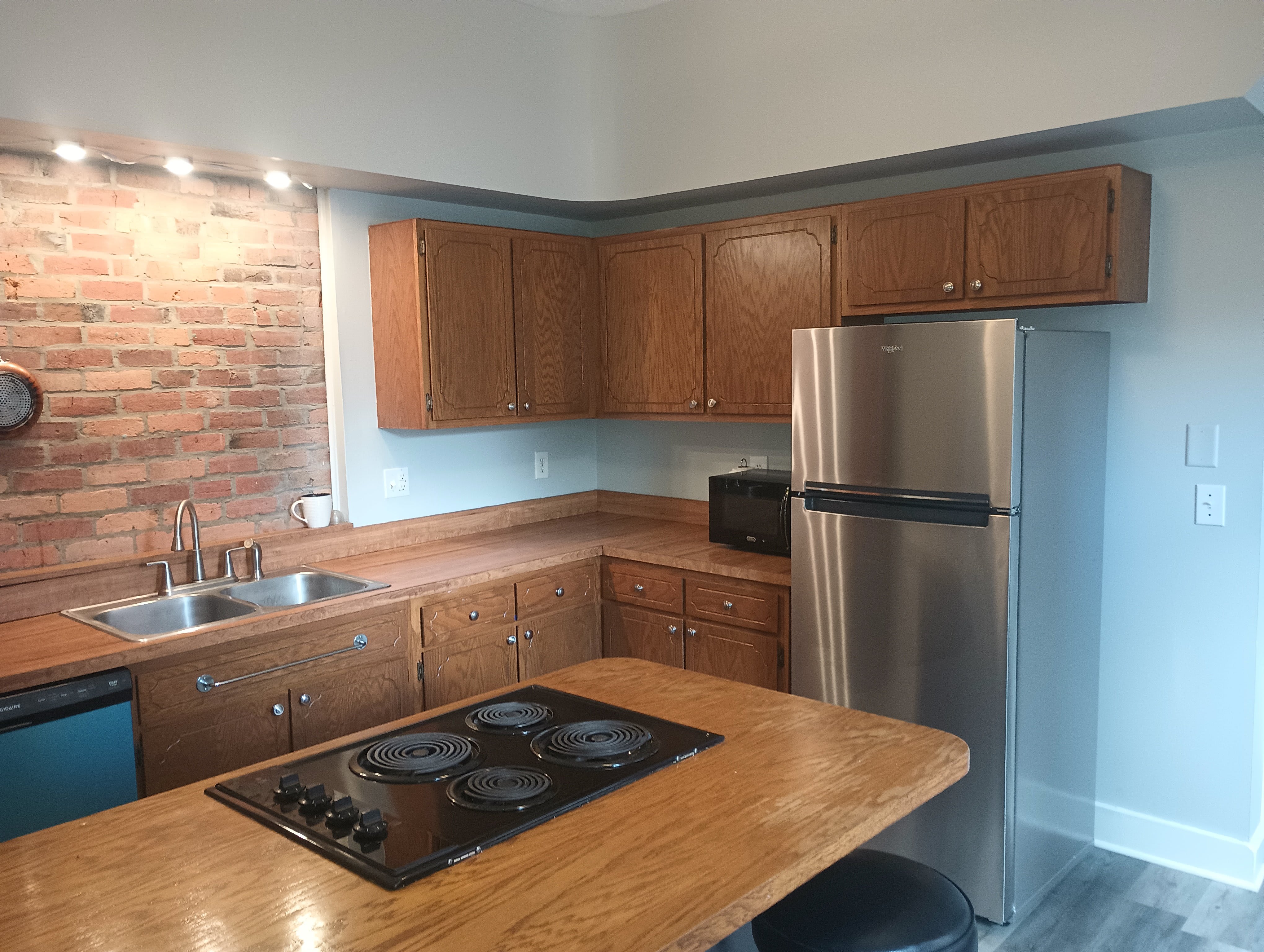 820 Kerr Street – photo 4