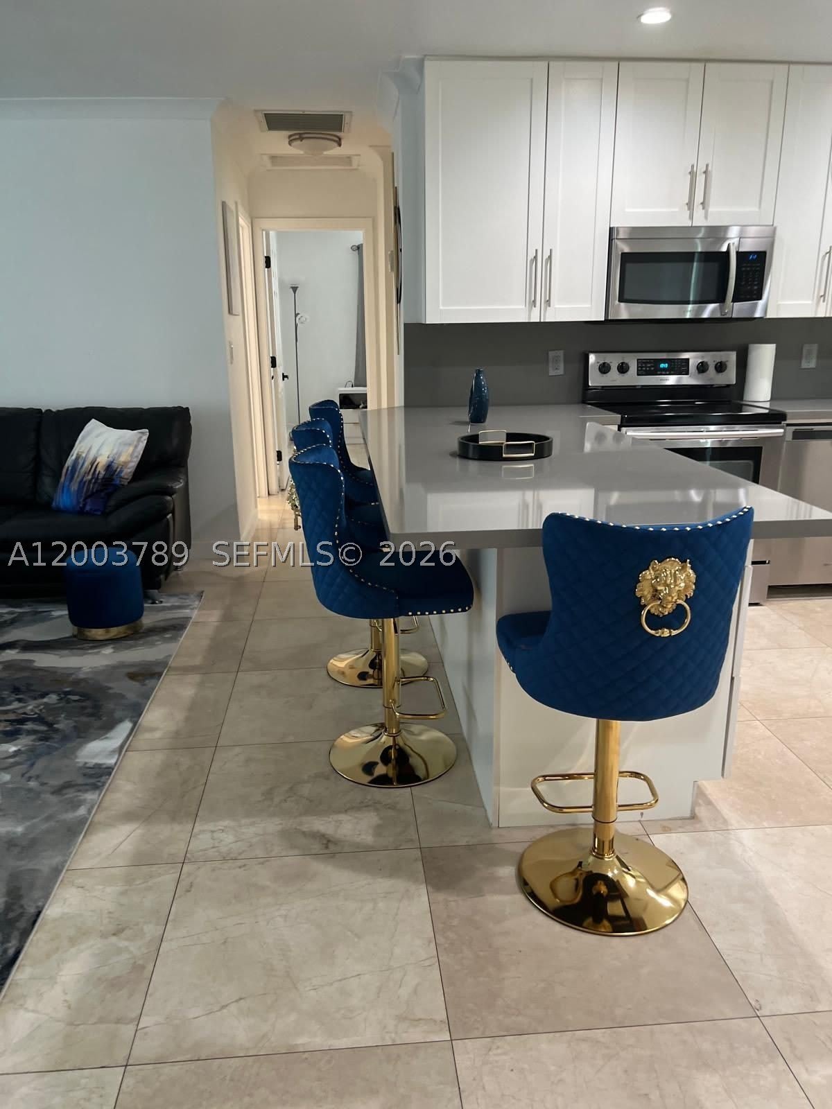 906 NE 6th St – photo 4
