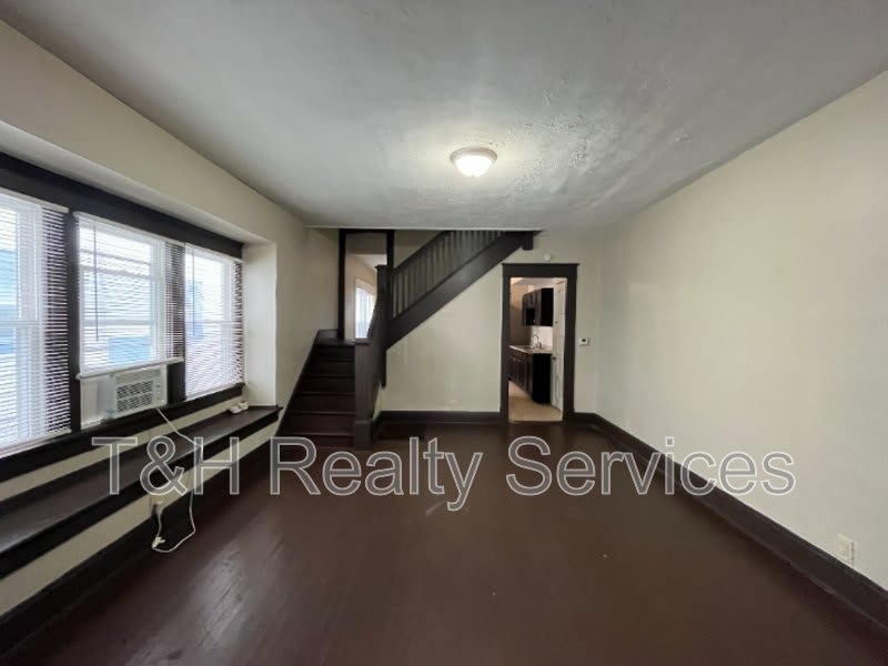1029 North Parker Avenue – photo 5