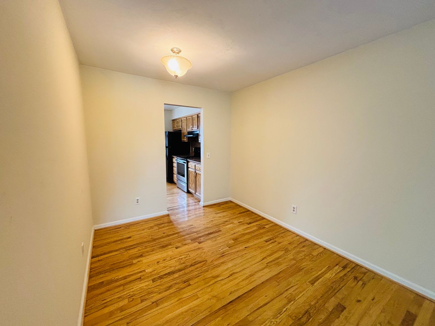 4 Bedroom, 3.5 Bath Townhouse – photo 5