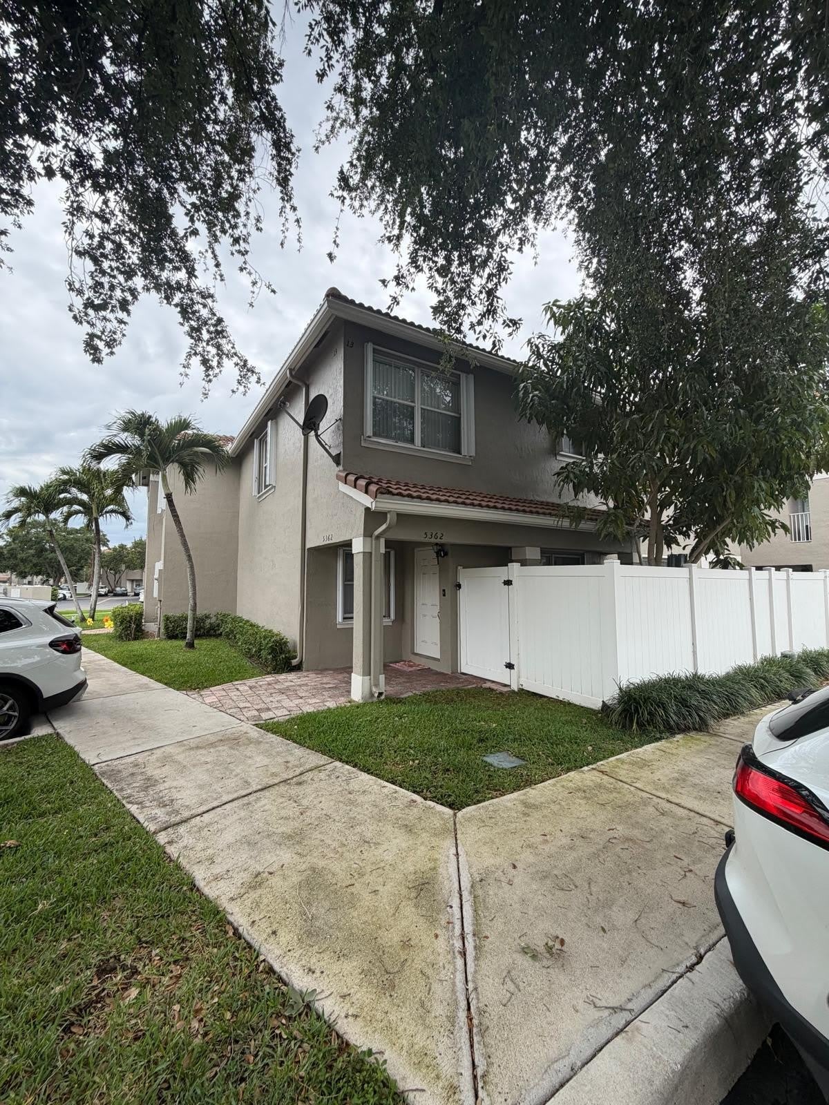 5362 SW 125th Avenue – photo 1