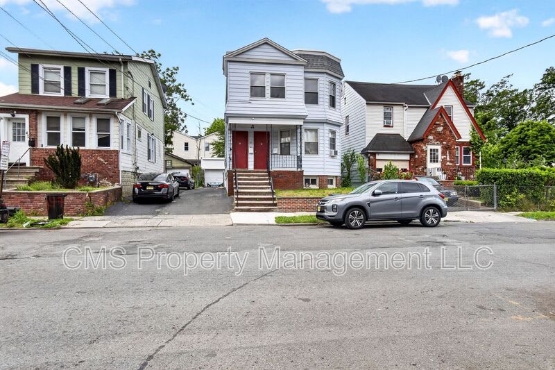 49 Welland Avenue – photo 2