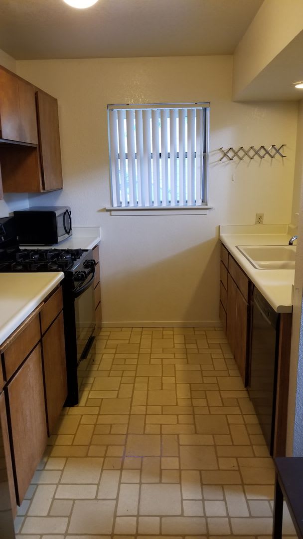 Spacious 3-Bedroom Condo at 214 A Street – Prime UC Davis location available Sept 2026 – photo 2