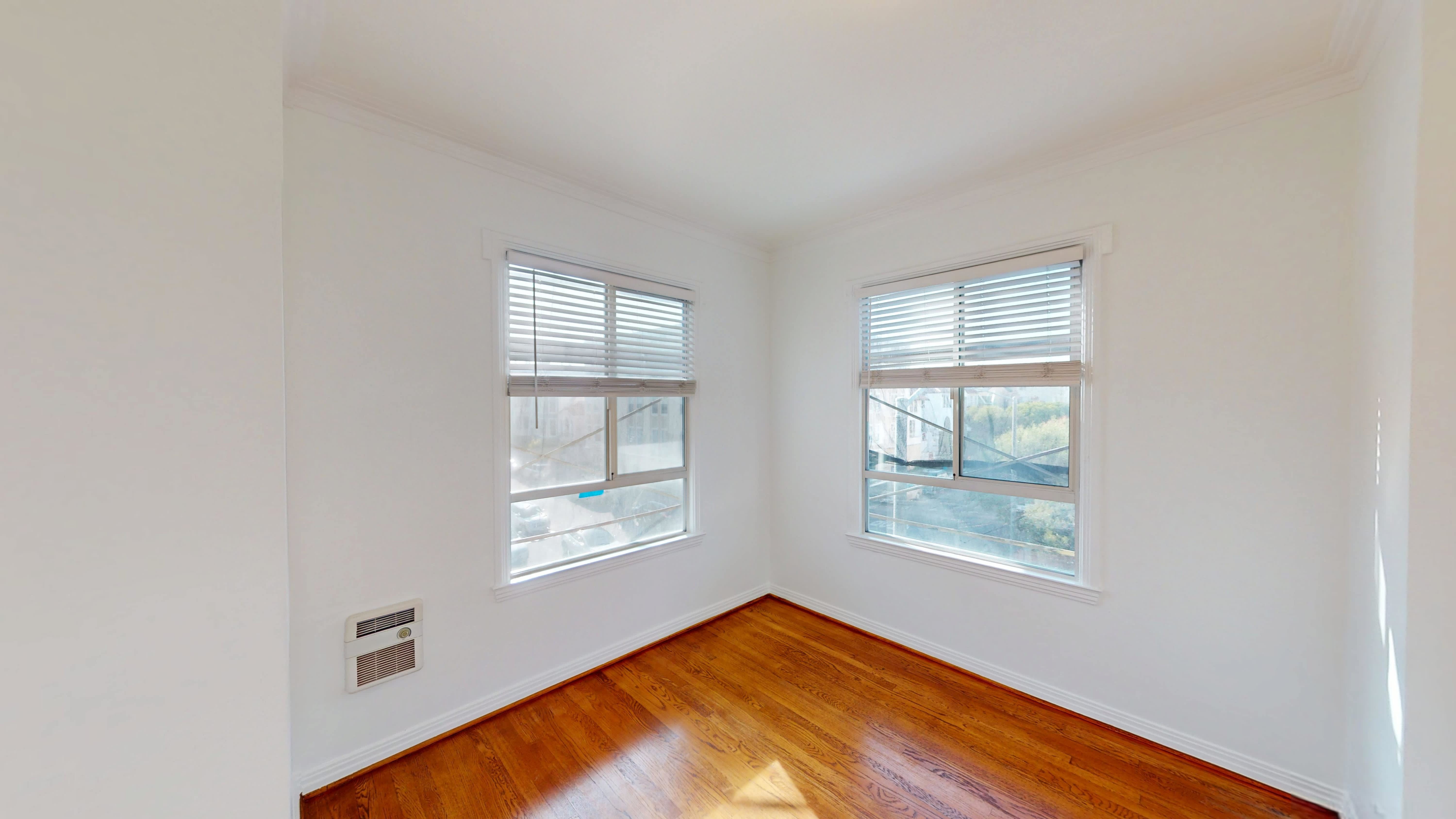 1690 North Point – photo 3